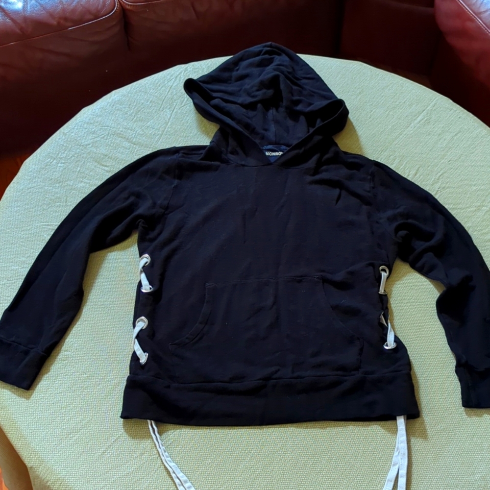 🖤 Black Hooded Sweatshirt With SideTies 🖤